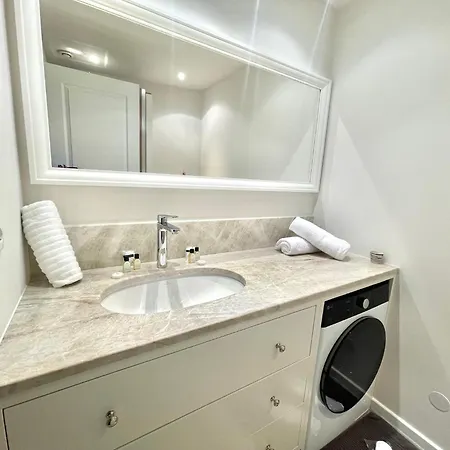 Marina Luxury 3 Bedroom By Welcome To